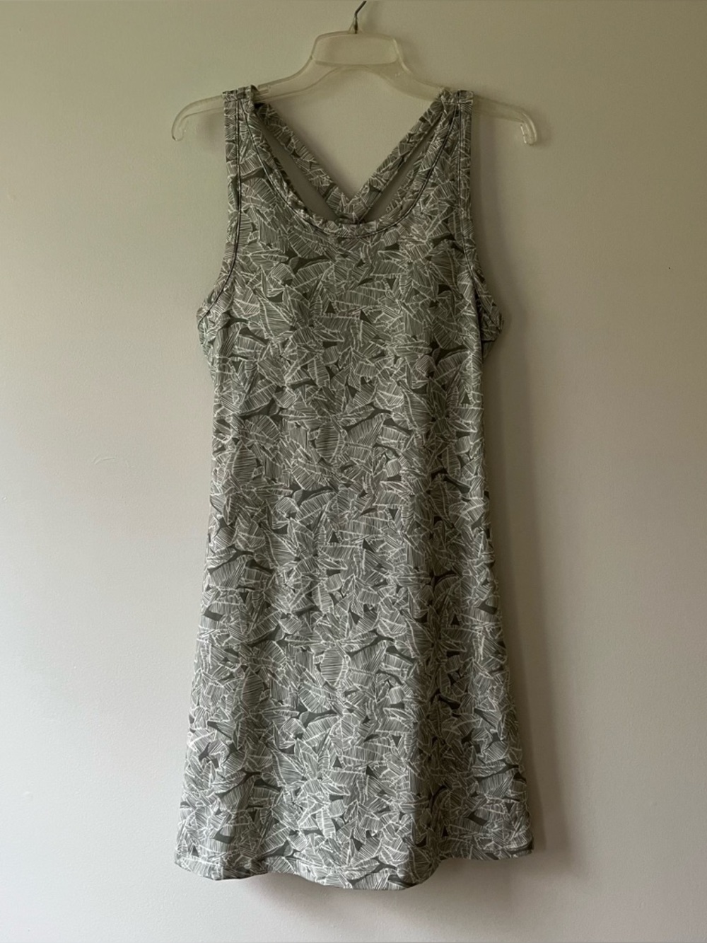 Eddie Bauer Athletic Dress Large Sage Green Leaf Outdoor Summer Travel Vacation